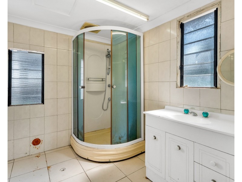 20 Tills Street, Westcourt QLD 4870