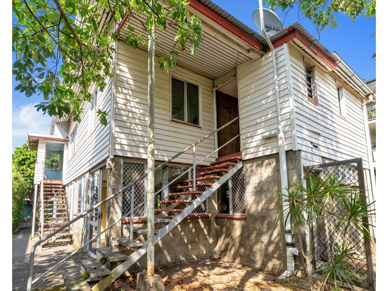 20 Tills Street, Westcourt QLD 4870
