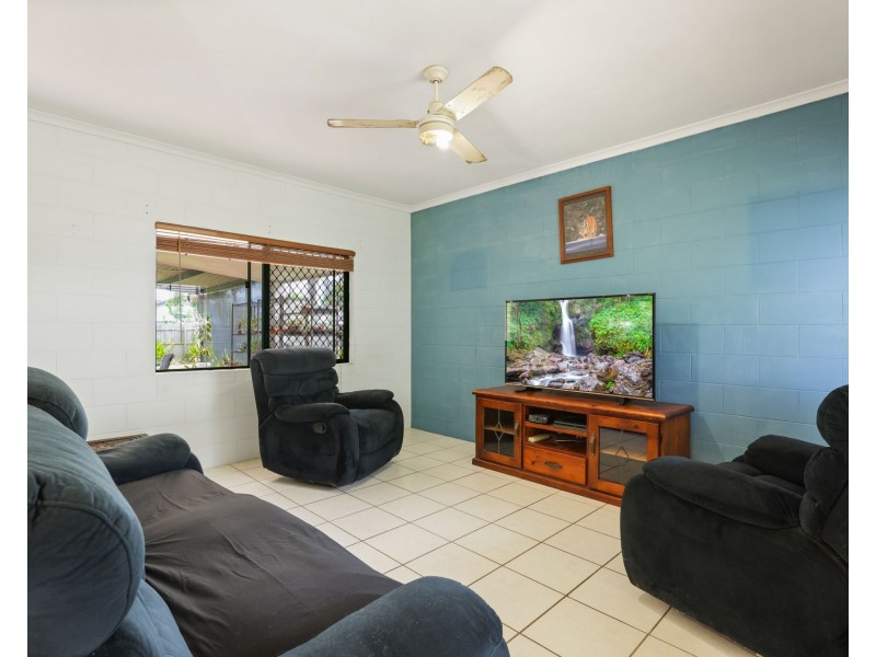 6 Yates Court, White Rock QLD 4868