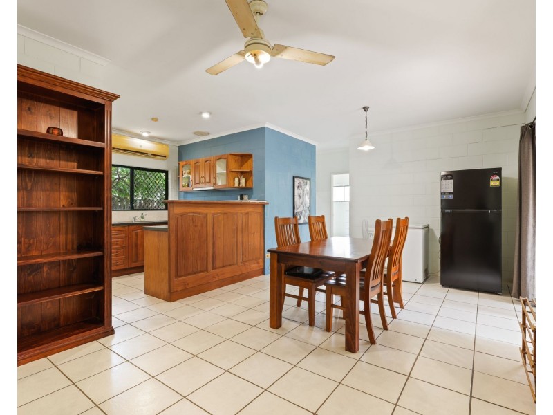 6 Yates Court, White Rock QLD 4868