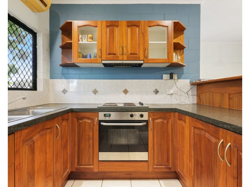 6 Yates Court, White Rock QLD 4868
