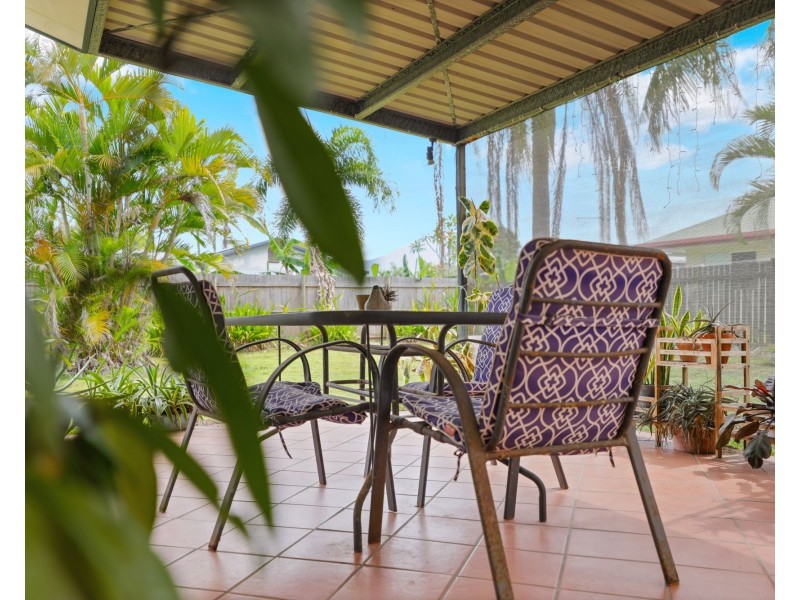 6 Yates Court, White Rock QLD 4868