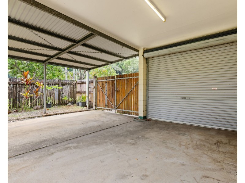 6 Yates Court, White Rock QLD 4868