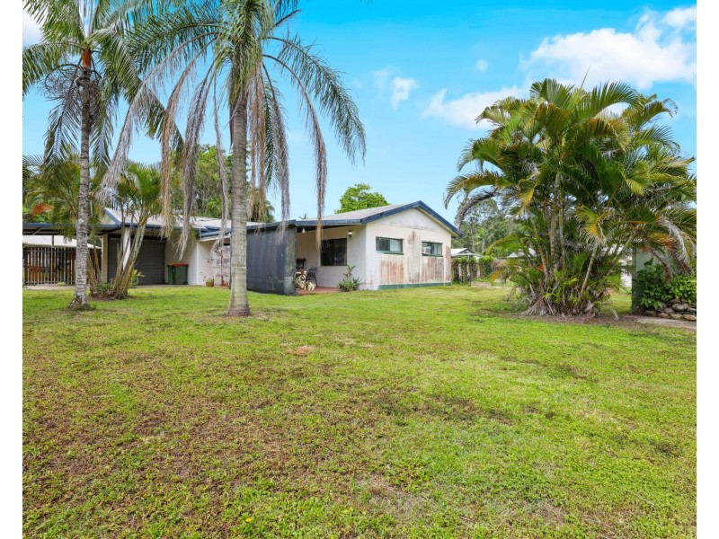 6 Yates Court, White Rock QLD 4868