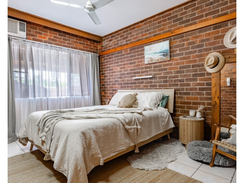 9 Mimosa Street, Holloways Beach QLD 4878