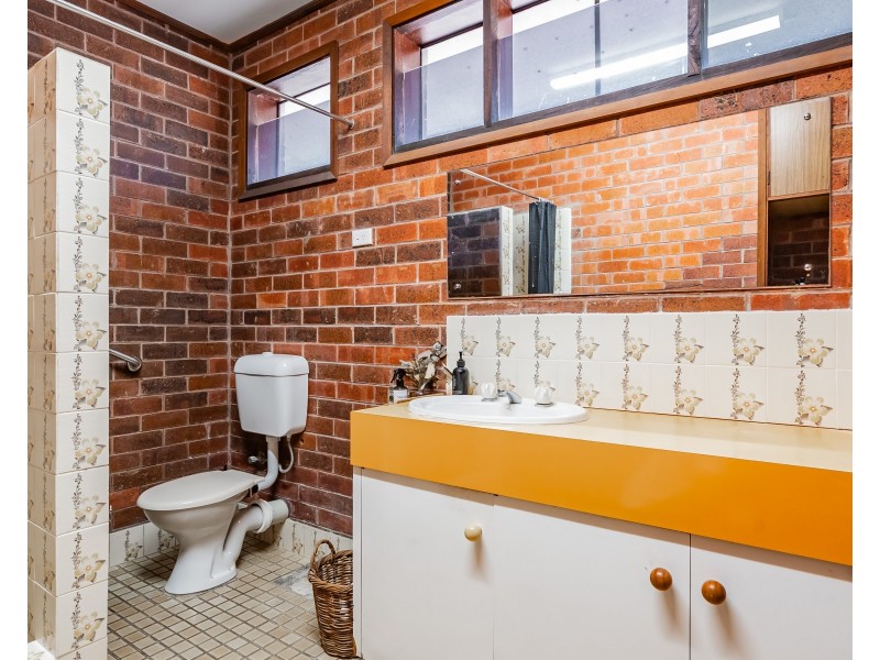 9 Mimosa Street, Holloways Beach QLD 4878