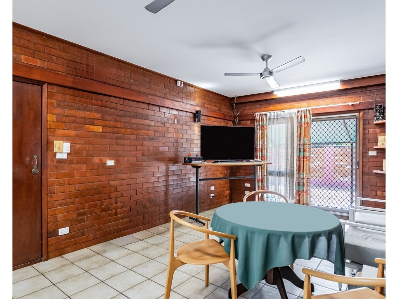 9 Mimosa Street, Holloways Beach QLD 4878