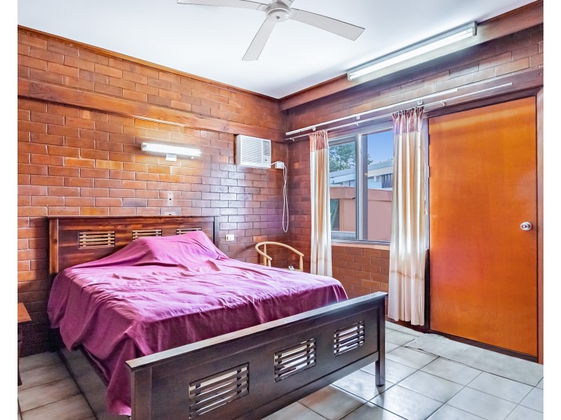 9 Mimosa Street, Holloways Beach QLD 4878