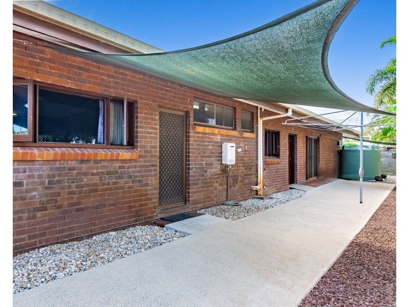 9 Mimosa Street, Holloways Beach QLD 4878