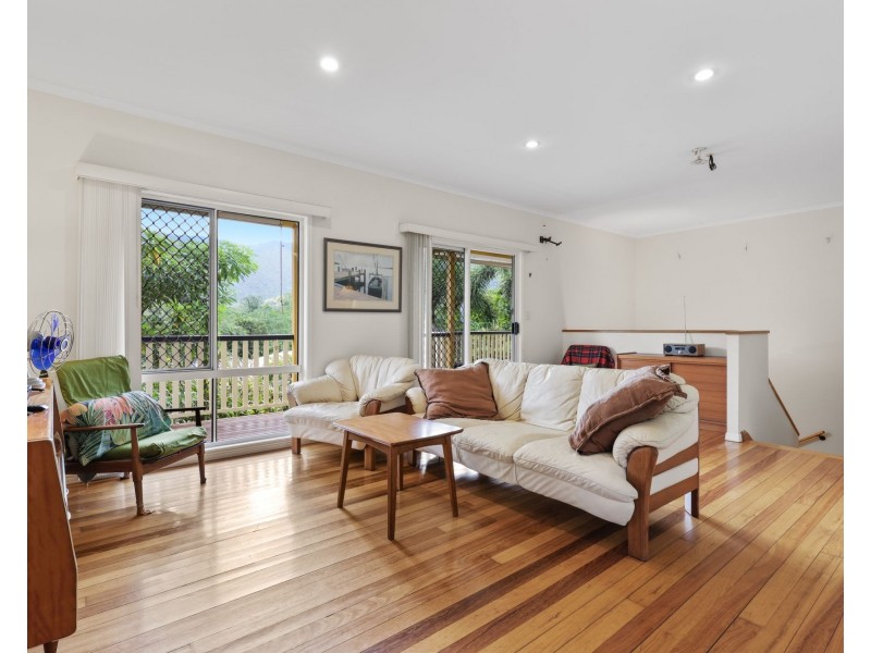 6 Powell Place, Bentley Park QLD 4869