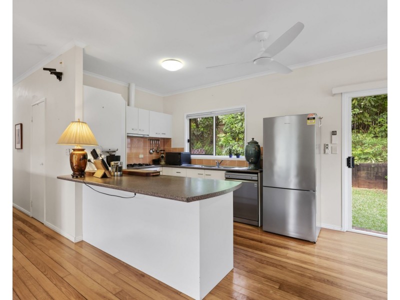 6 Powell Place, Bentley Park QLD 4869