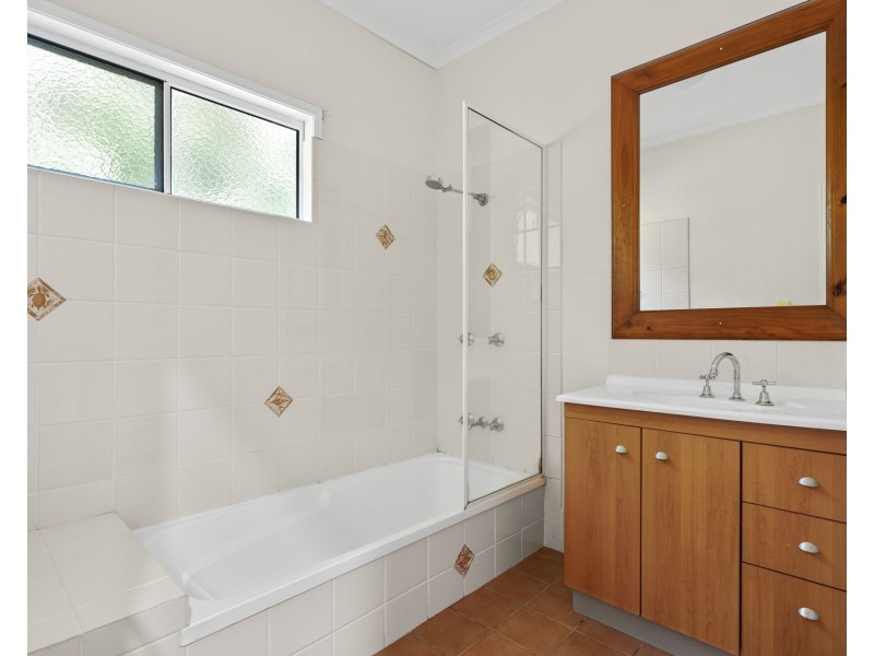 6 Powell Place, Bentley Park QLD 4869