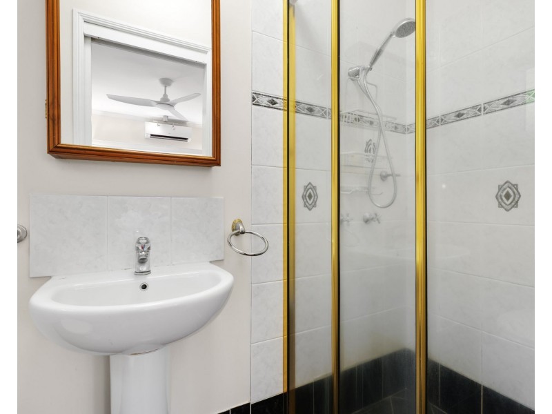 6 Powell Place, Bentley Park QLD 4869