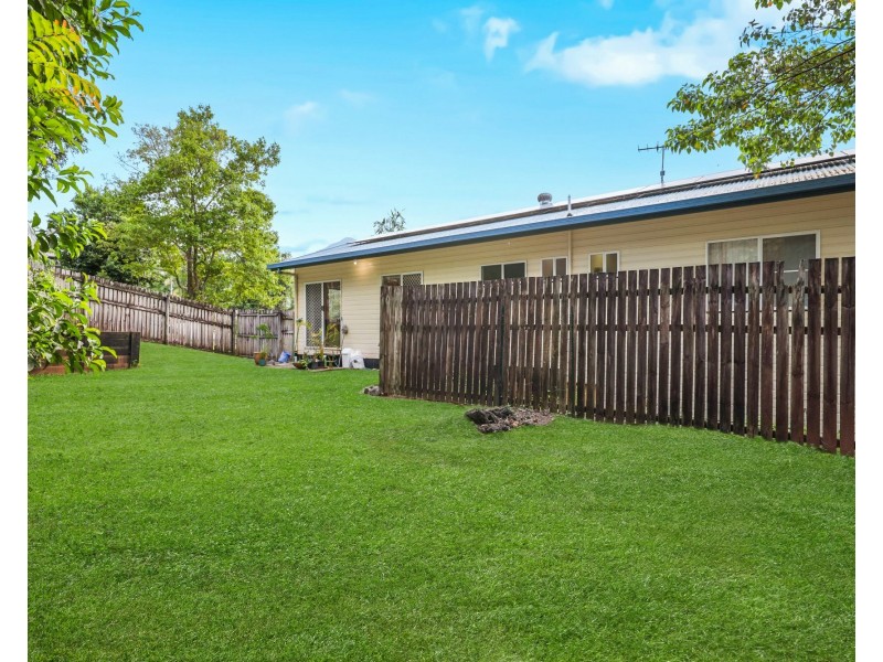 6 Powell Place, Bentley Park QLD 4869