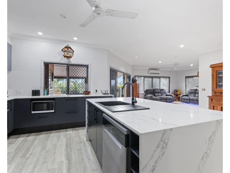 82 Anderson Road, Woree QLD 4868