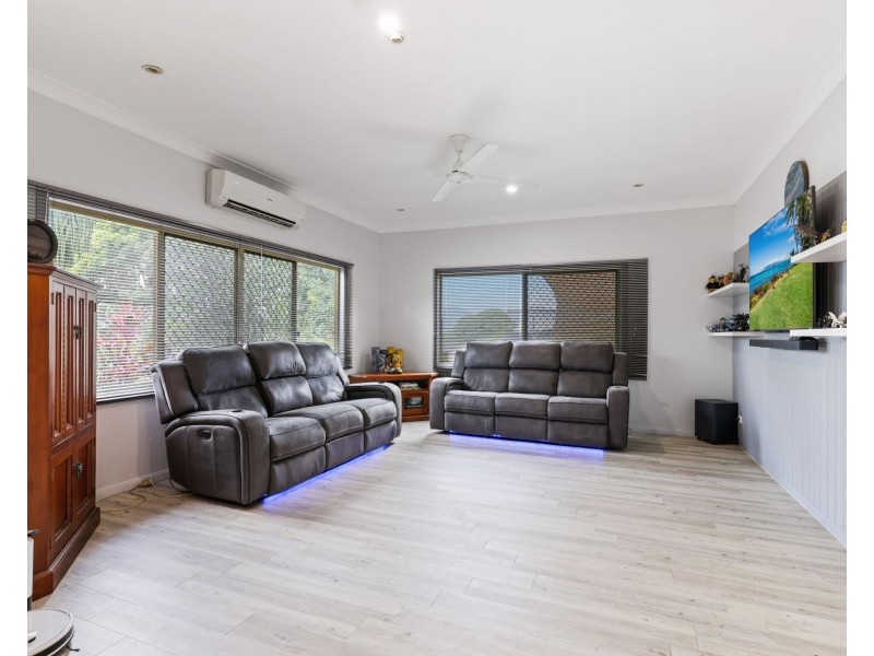 82 Anderson Road, Woree QLD 4868