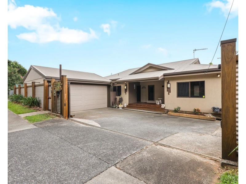 82 Anderson Road, Woree QLD 4868