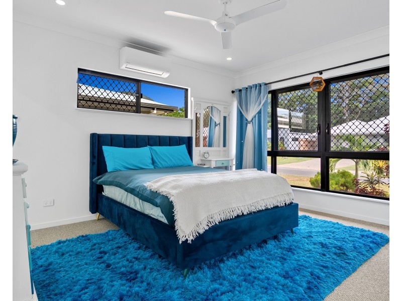 17 Oxbow Loop, Redlynch QLD 4870