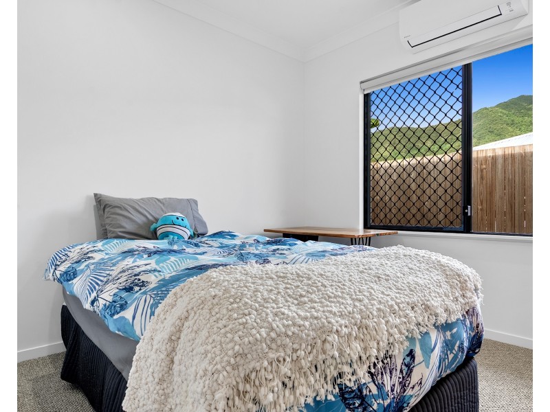 17 Oxbow Loop, Redlynch QLD 4870