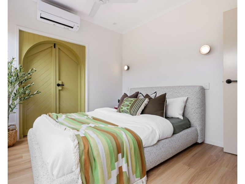 54 Waite Street, Machans Beach QLD 4878