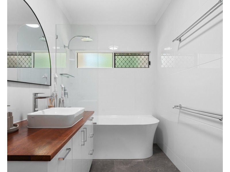 26 Finch Street, Bayview Heights QLD 4868