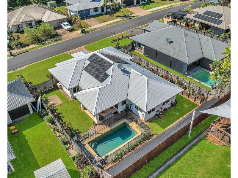 54 Fitzmaurice Drive, Bentley Park QLD 4869