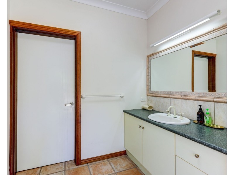 69863 Bruce Highway, Aloomba QLD 4871