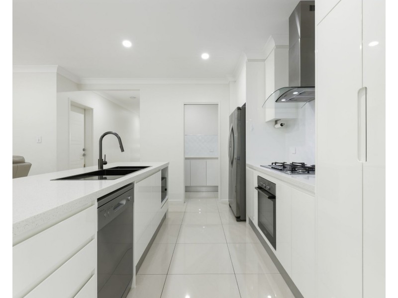 67 Moorinya Circuit, Mount Peter QLD 4869