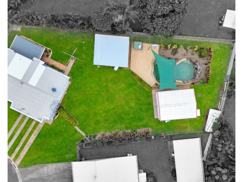 4 Moana Close, Woree QLD 4868