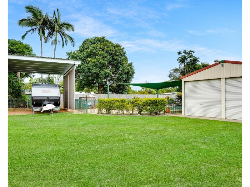 4 Moana Close, Woree QLD 4868
