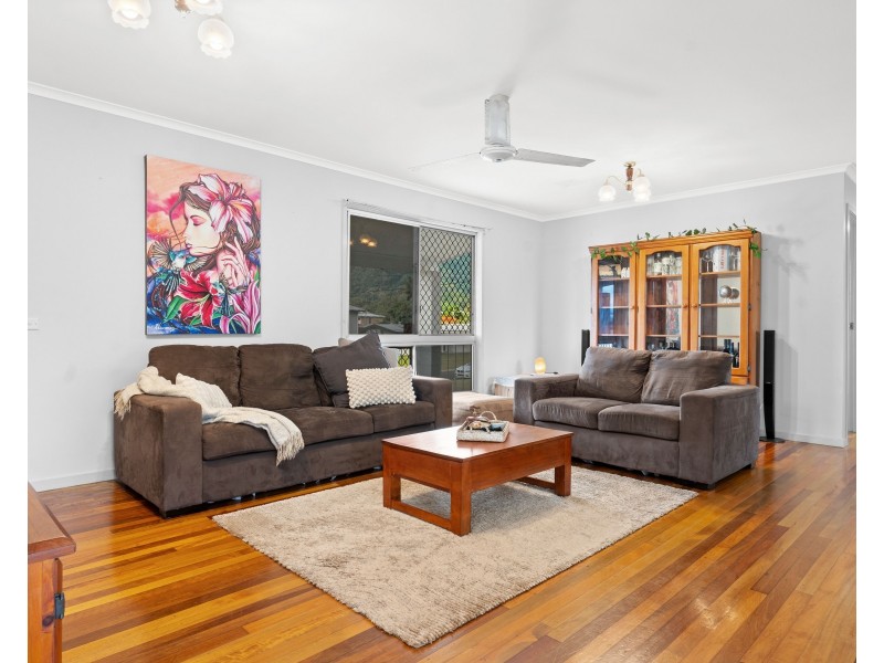 4 Moana Close, Woree QLD 4868