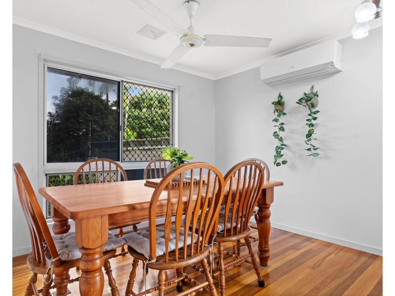4 Moana Close, Woree QLD 4868