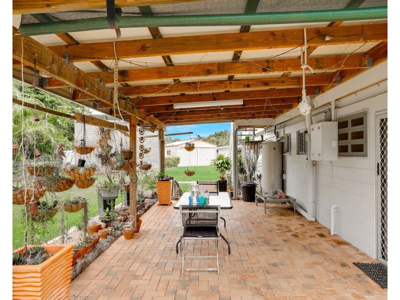 4 Moana Close, Woree QLD 4868