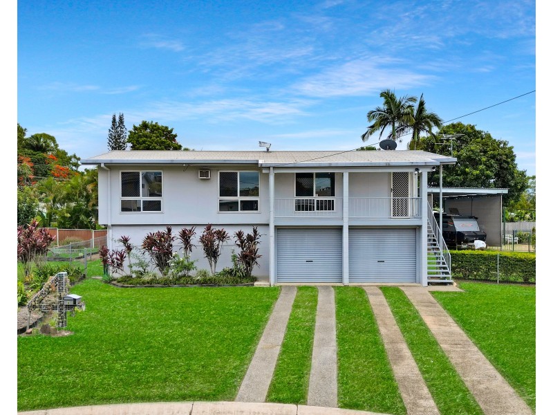 4 Moana Close, Woree QLD 4868