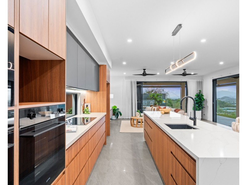 50-52 East Parkridge Drive, Brinsmead QLD 4870