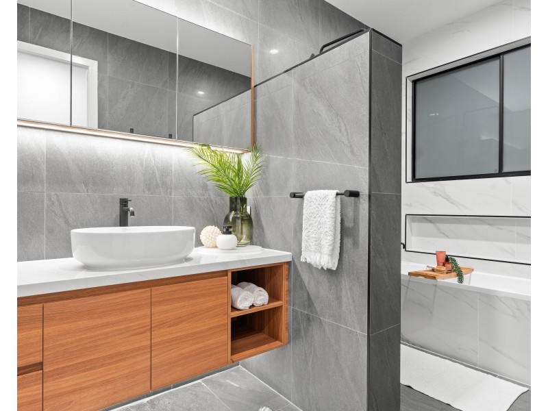 50-52 East Parkridge Drive, Brinsmead QLD 4870