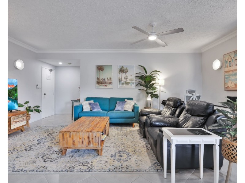 809/2-10 Greenslopes Street, Cairns North QLD 4870