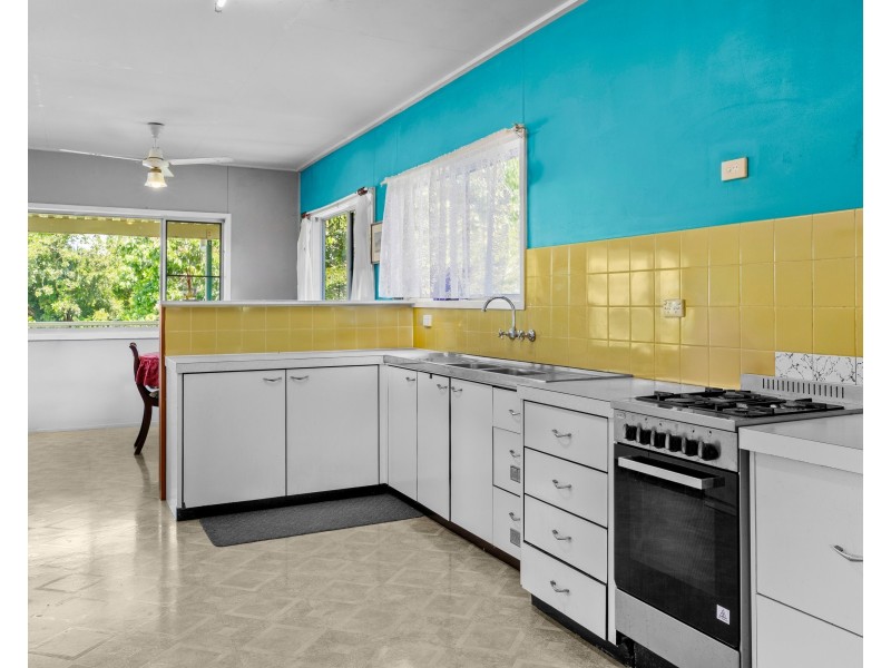 86 Bay Road, Coconuts QLD 4860