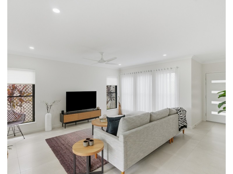 5 Lochern Elbow, Mount Peter QLD 4869