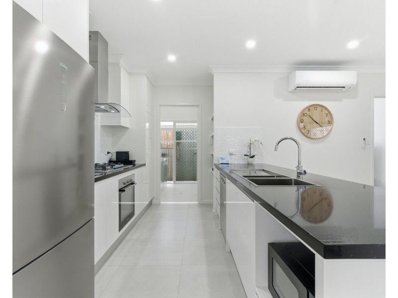 5 Lochern Elbow, Mount Peter QLD 4869