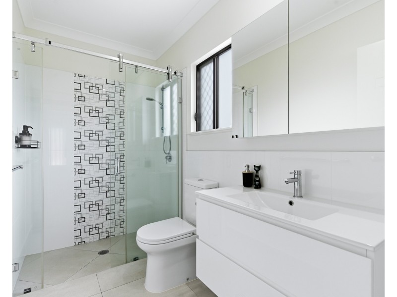 5 Lochern Elbow, Mount Peter QLD 4869