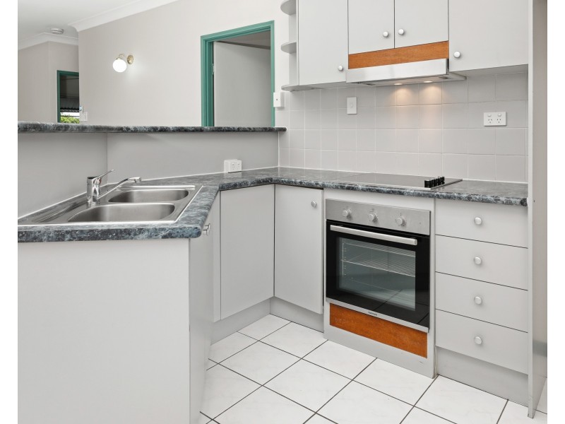 2/63-65 McCormack Street, Manunda QLD 4870