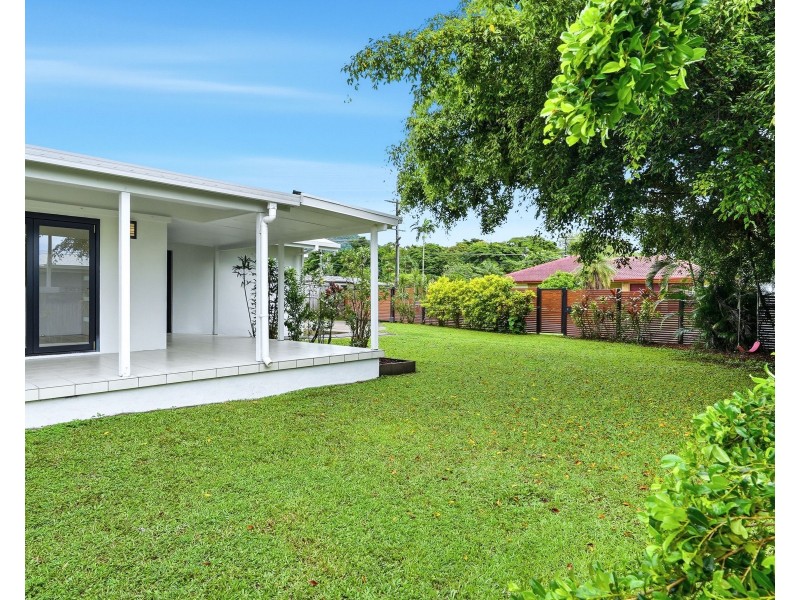 5 Sharon Street, Smithfield QLD 4878