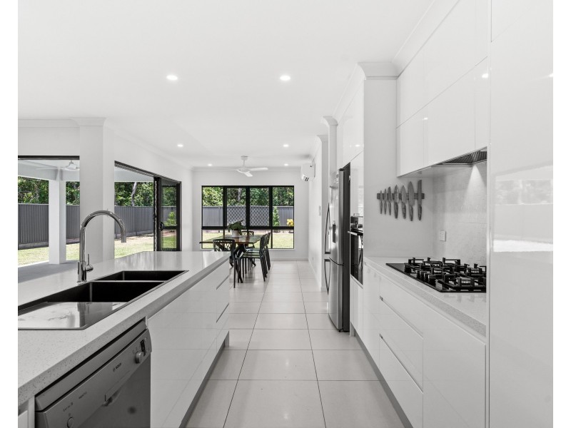 4  Horseshoe Court, Clifton Beach QLD 4879