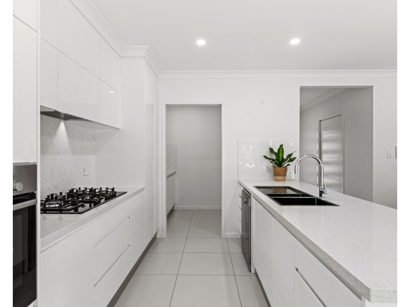 4  Horseshoe Court, Clifton Beach QLD 4879