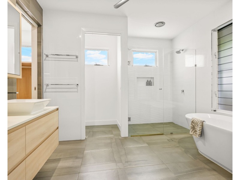 30-32 James Cook Drive, Kewarra Beach QLD 4879