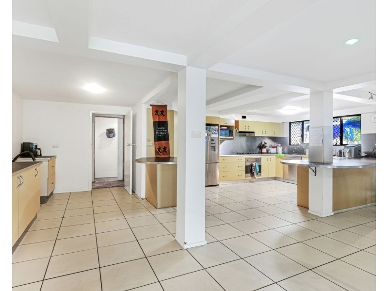 16-18 Edward Street, Cairns North QLD 4870