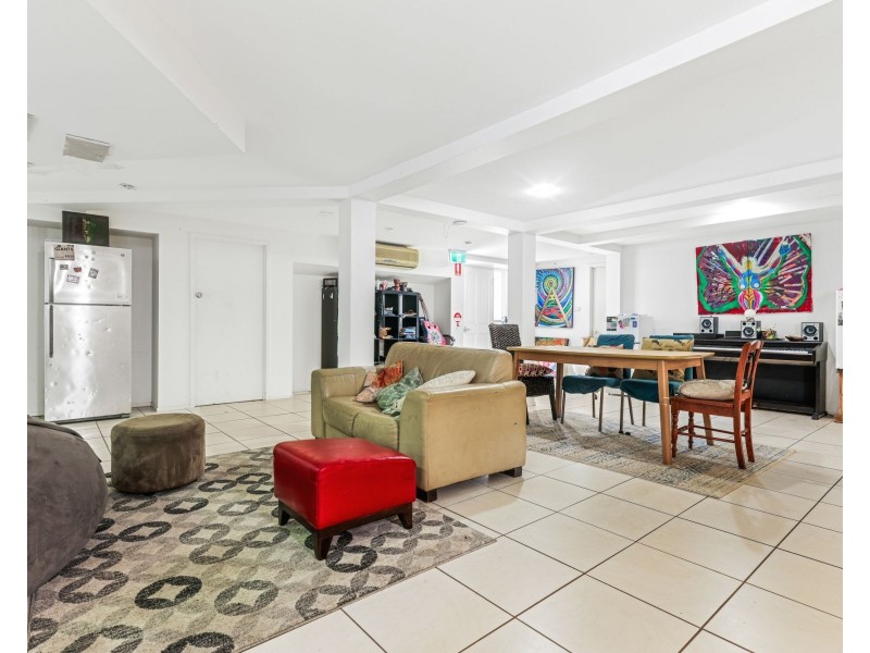 16-18 Edward Street, Cairns North QLD 4870