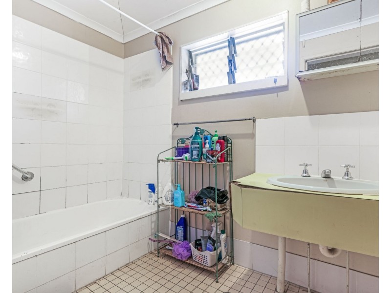 16-18 Edward Street, Cairns North QLD 4870