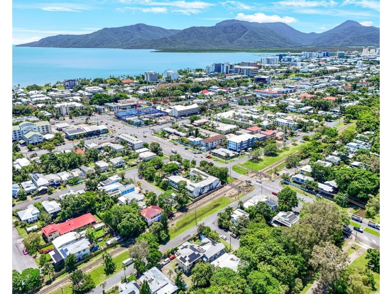 16-18 Edward Street, Cairns North QLD 4870